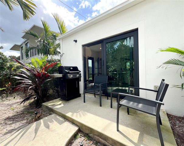 1240 NE 17th Ave 2, Fort Lauderdale, FL 33304