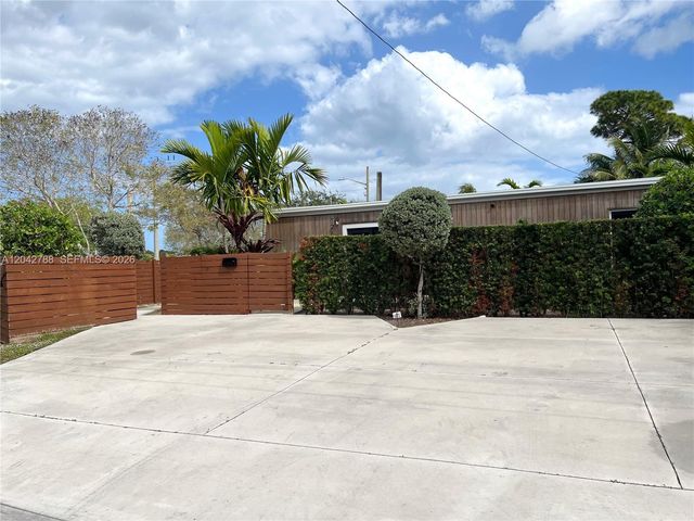 1240 NE 17th Ave 2, Fort Lauderdale, FL 33304