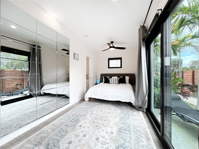 1240 NE 17th Ave 2, Fort Lauderdale, FL 33304