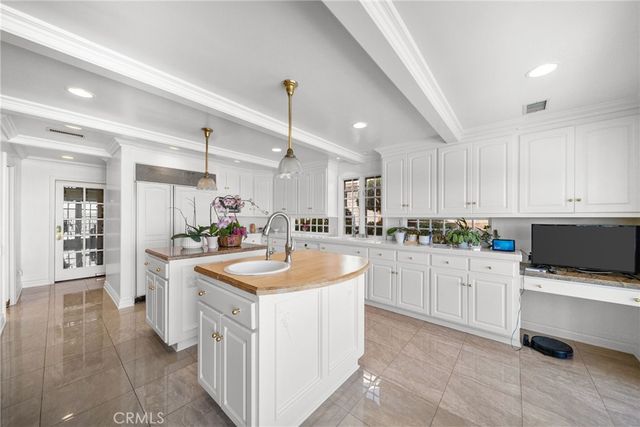 23414 Balmoral, West Hills, CA 91307