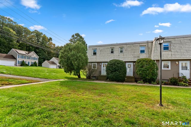 57 Meetinghouse Village 1, Meriden, CT 06450