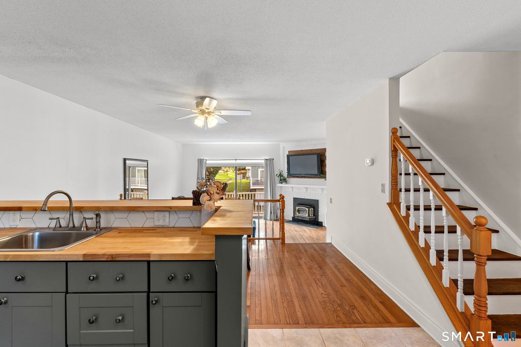 57 Meetinghouse Village 1, Meriden, CT 06450