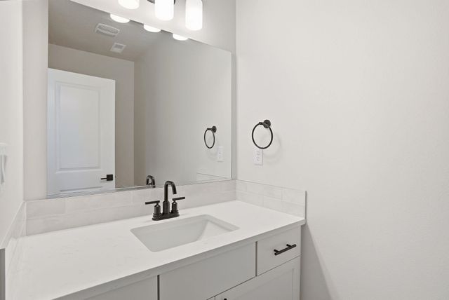 9115 N N Hazelnut St, Spokane, WA 99208