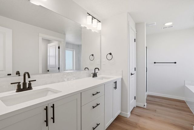 9115 N N Hazelnut St, Spokane, WA 99208