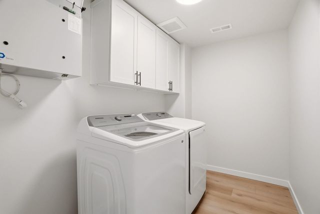 9115 N N Hazelnut St, Spokane, WA 99208