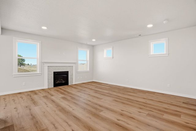 9115 N N Hazelnut St, Spokane, WA 99208