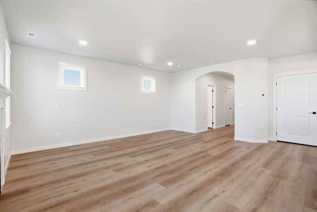 9115 N N Hazelnut St, Spokane, WA 99208