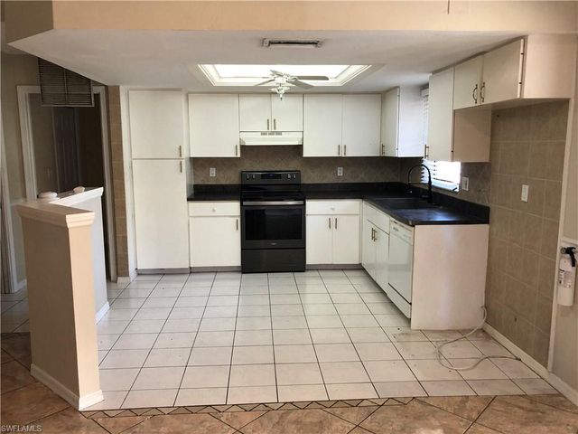 211 SE 23rd ST, Cape Coral, FL 33990