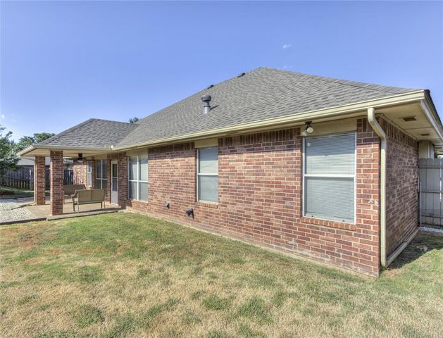 1980 Leslie Beachler Lane, Midwest City, OK 73130