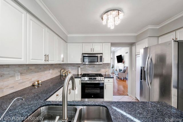 13359 Lillian Lane, Sterling Heights, MI 48313