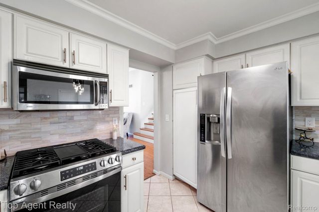 13359 Lillian Lane, Sterling Heights, MI 48313