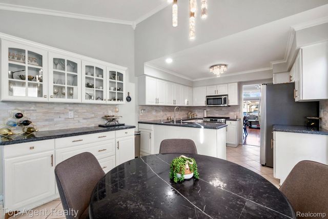 13359 Lillian Lane, Sterling Heights, MI 48313