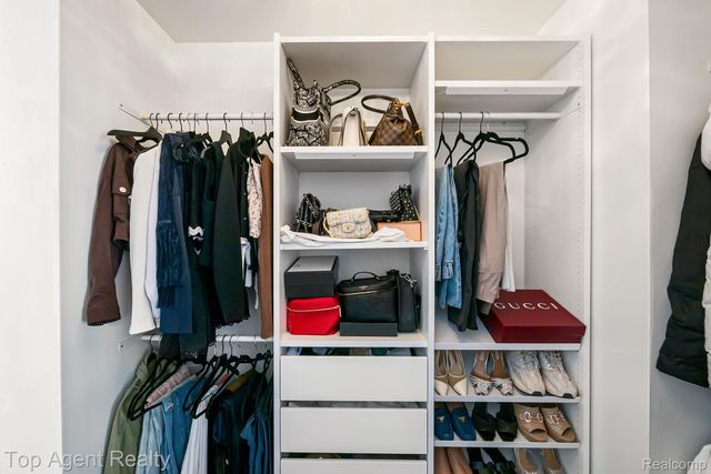 13359 Lillian Lane, Sterling Heights, MI 48313