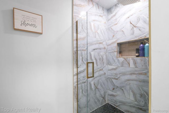 13359 Lillian Lane, Sterling Heights, MI 48313