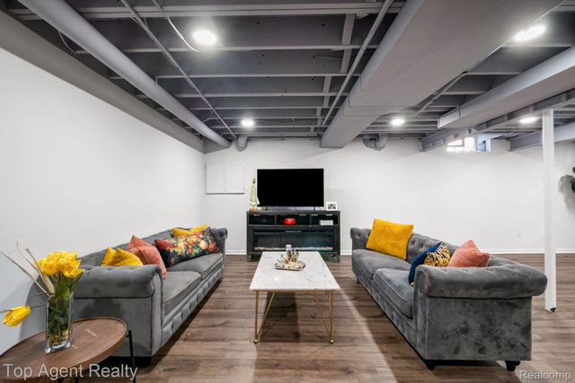 13359 Lillian Lane, Sterling Heights, MI 48313