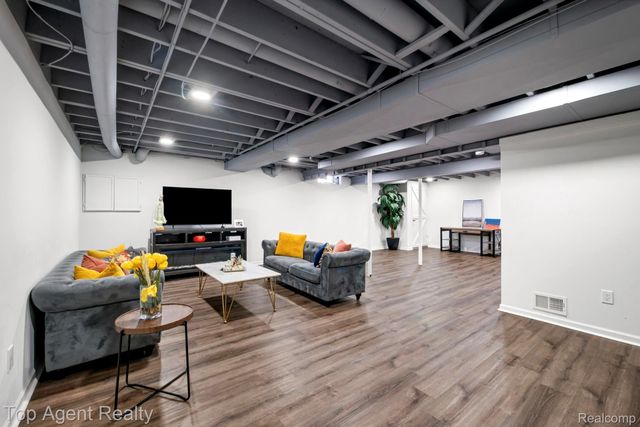 13359 Lillian Lane, Sterling Heights, MI 48313