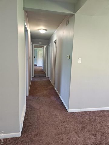 4044 Country Club Drive, Bloomfield Hills, MI 48301