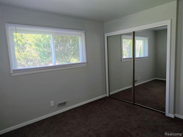 4044 Country Club Drive, Bloomfield Hills, MI 48301
