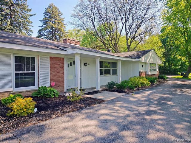 4044 Country Club Drive, Bloomfield Hills, MI 48301