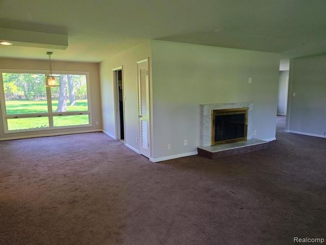 4044 Country Club Drive, Bloomfield Hills, MI 48301