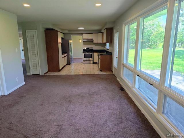 4044 Country Club Drive, Bloomfield Hills, MI 48301