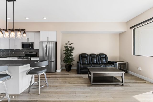 7300 E EARLL Drive 3023, Scottsdale, AZ 85251