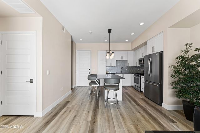 7300 E EARLL Drive 3023, Scottsdale, AZ 85251