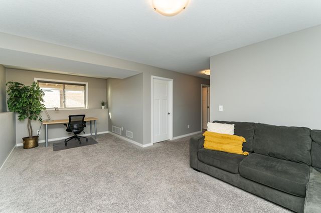 3932 Orchardview Lane NW, Rochester, MN 55901