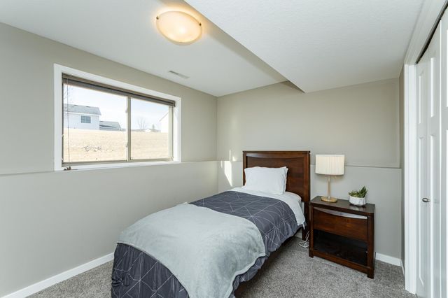 3932 Orchardview Lane NW, Rochester, MN 55901