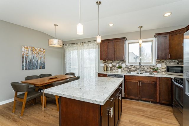 3932 Orchardview Lane NW, Rochester, MN 55901