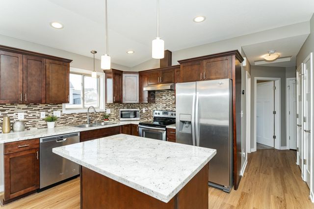 3932 Orchardview Lane NW, Rochester, MN 55901