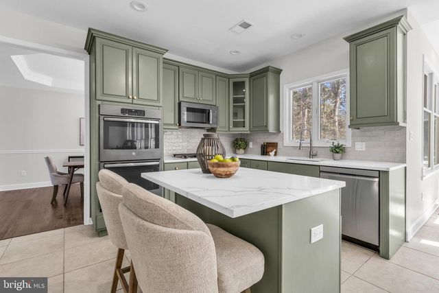 18 VICARI WAY, Tuckerton, NJ 08087