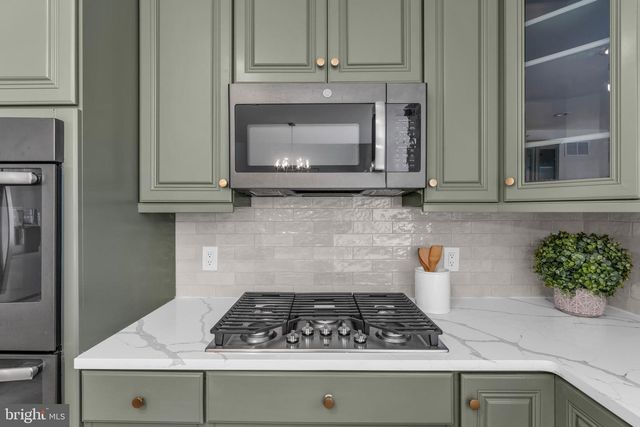 18 VICARI WAY, Tuckerton, NJ 08087