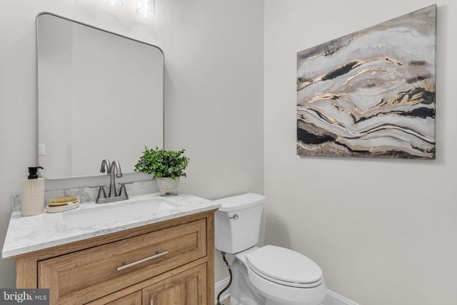 18 VICARI WAY, Tuckerton, NJ 08087