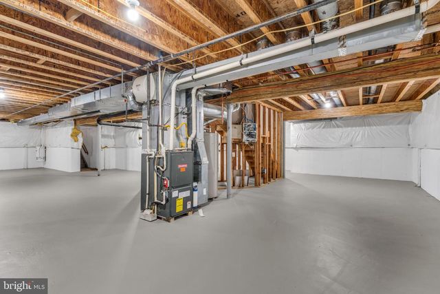 18 VICARI WAY, Tuckerton, NJ 08087