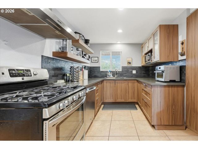 7001 Se 71ST Ave, Portland, OR 97206