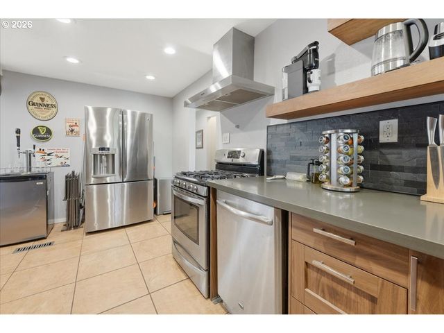 7001 Se 71ST Ave, Portland, OR 97206