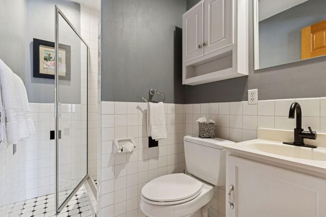 3237 Shores Boulevard, Wayzata, MN 55391