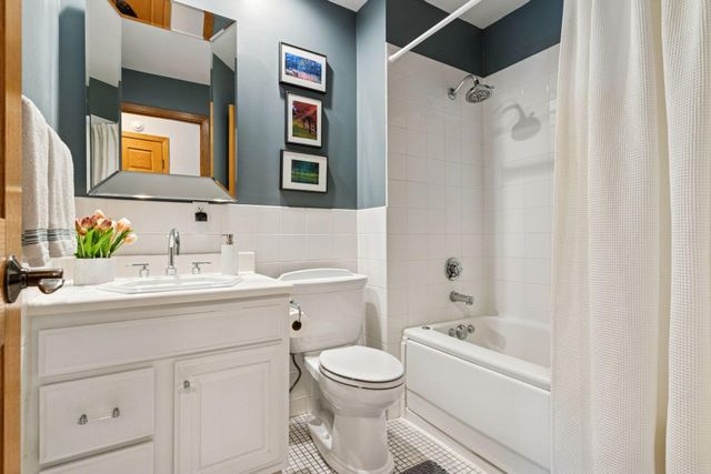 3237 Shores Boulevard, Wayzata, MN 55391