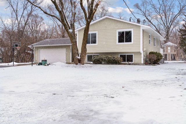 3237 Shores Boulevard, Wayzata, MN 55391