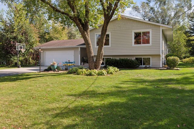 3237 Shores Boulevard, Wayzata, MN 55391