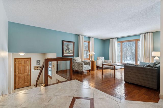 3237 Shores Boulevard, Wayzata, MN 55391