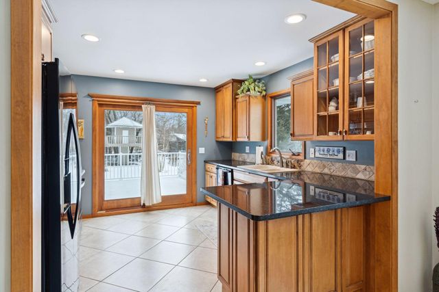 3237 Shores Boulevard, Wayzata, MN 55391