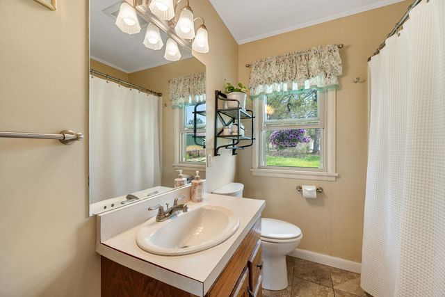 219 Towne Hill Road, Montpelier, VT 05602