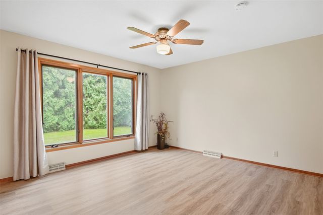 546 SW Southlawn Drive, Ankeny, IA 50023