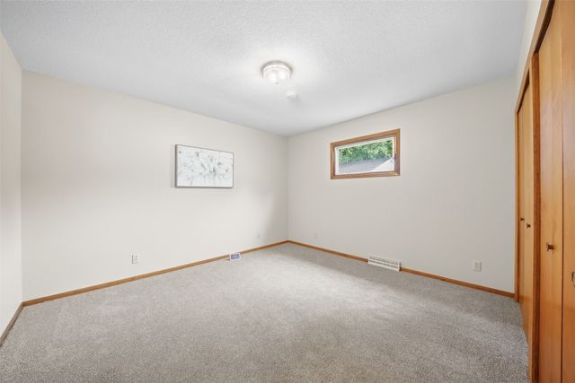 546 SW Southlawn Drive, Ankeny, IA 50023