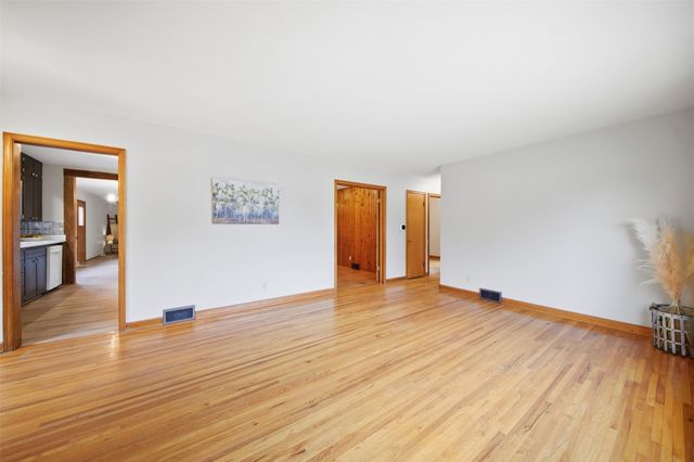 546 SW Southlawn Drive, Ankeny, IA 50023