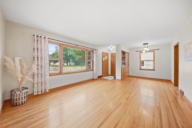 546 SW Southlawn Drive, Ankeny, IA 50023