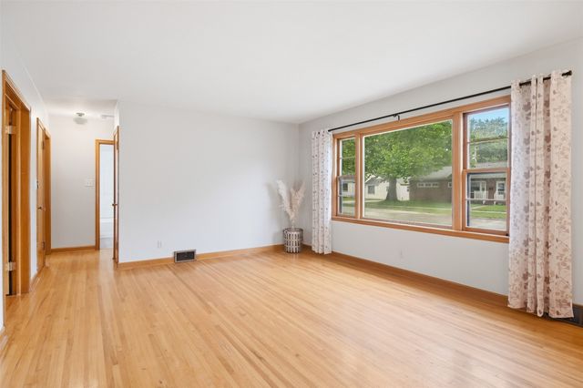 546 SW Southlawn Drive, Ankeny, IA 50023