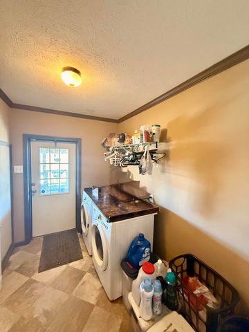 9598 Kentucky 1247, Waynesburg, KY 40489